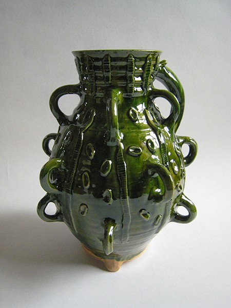http://poteriedesgrandsbois.com/files/gimgs/th-31_PCH041-02-poterie-médiéval-des grands bois-pichets-pichet.jpg